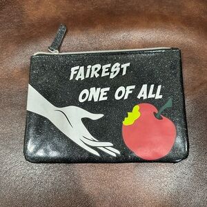 Danielle Nicole Snow white makeup-bag 6 1/2 inch